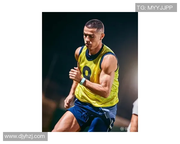 足球球星最新发型大比拼 展现个性魅力与时尚风潮